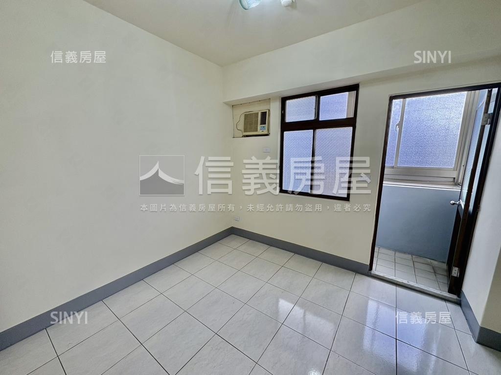 龍岡。華勛。採光好棒三房房屋室內格局與周邊環境