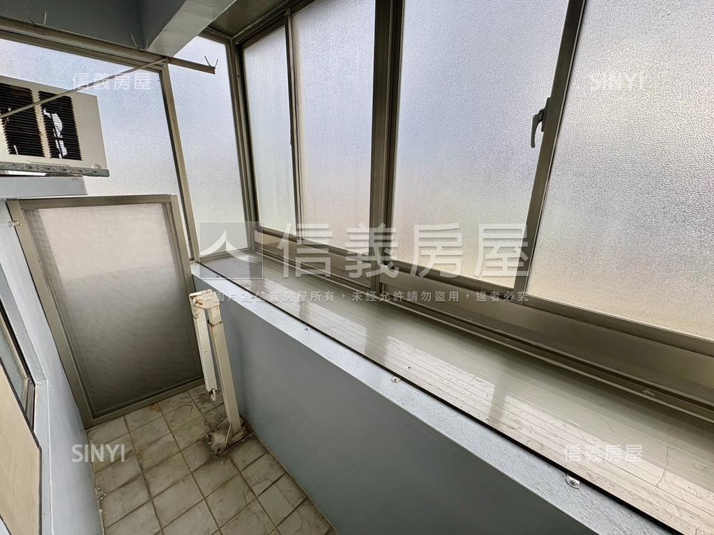 龍岡。華勛。採光好棒三房房屋室內格局與周邊環境