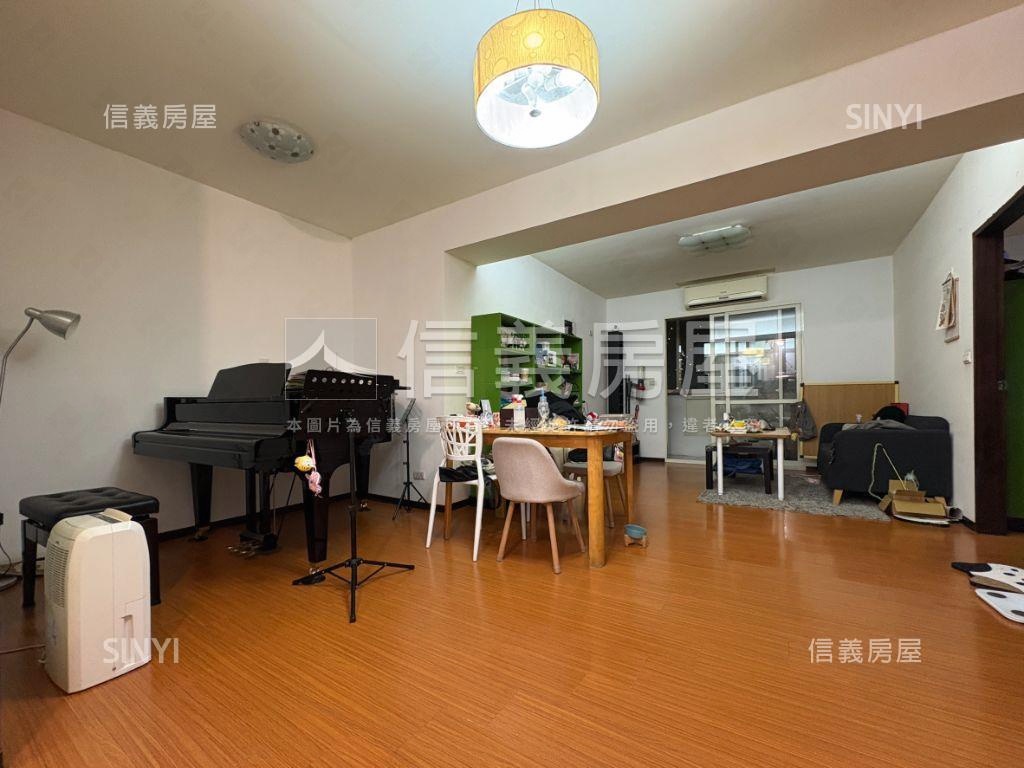 萬板路漂亮３樓房屋室內格局與周邊環境