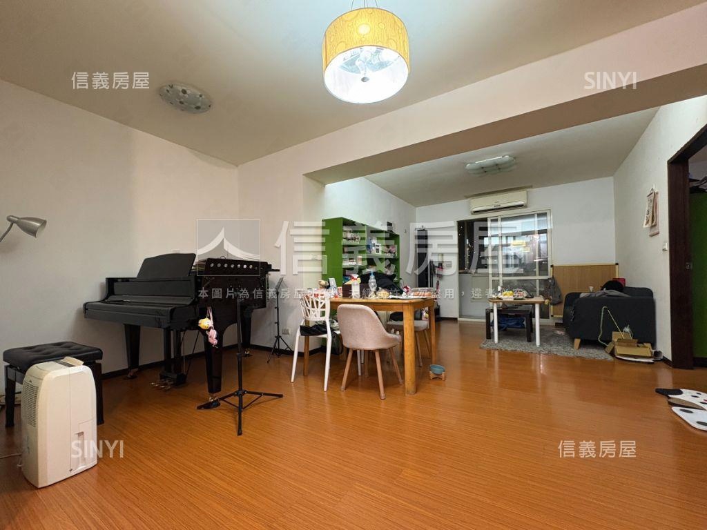 萬板路漂亮３樓房屋室內格局與周邊環境