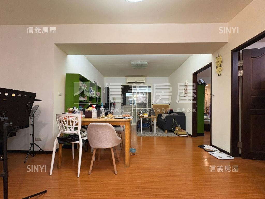 萬板路漂亮３樓房屋室內格局與周邊環境