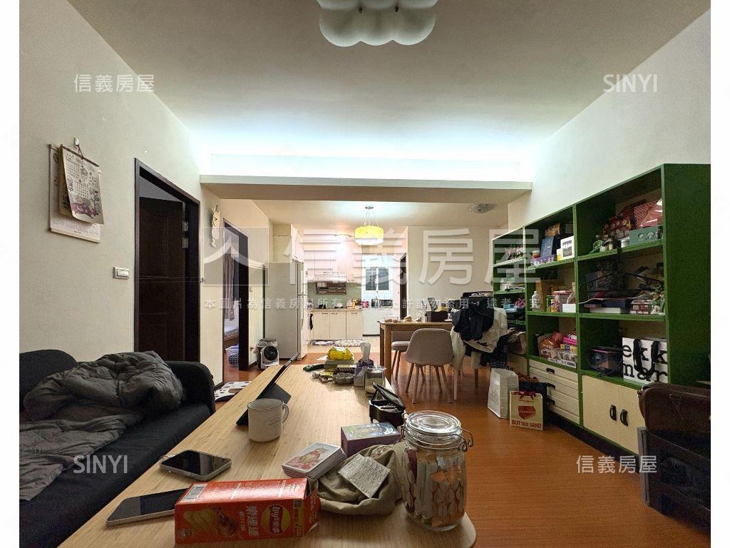 萬板路漂亮３樓房屋室內格局與周邊環境