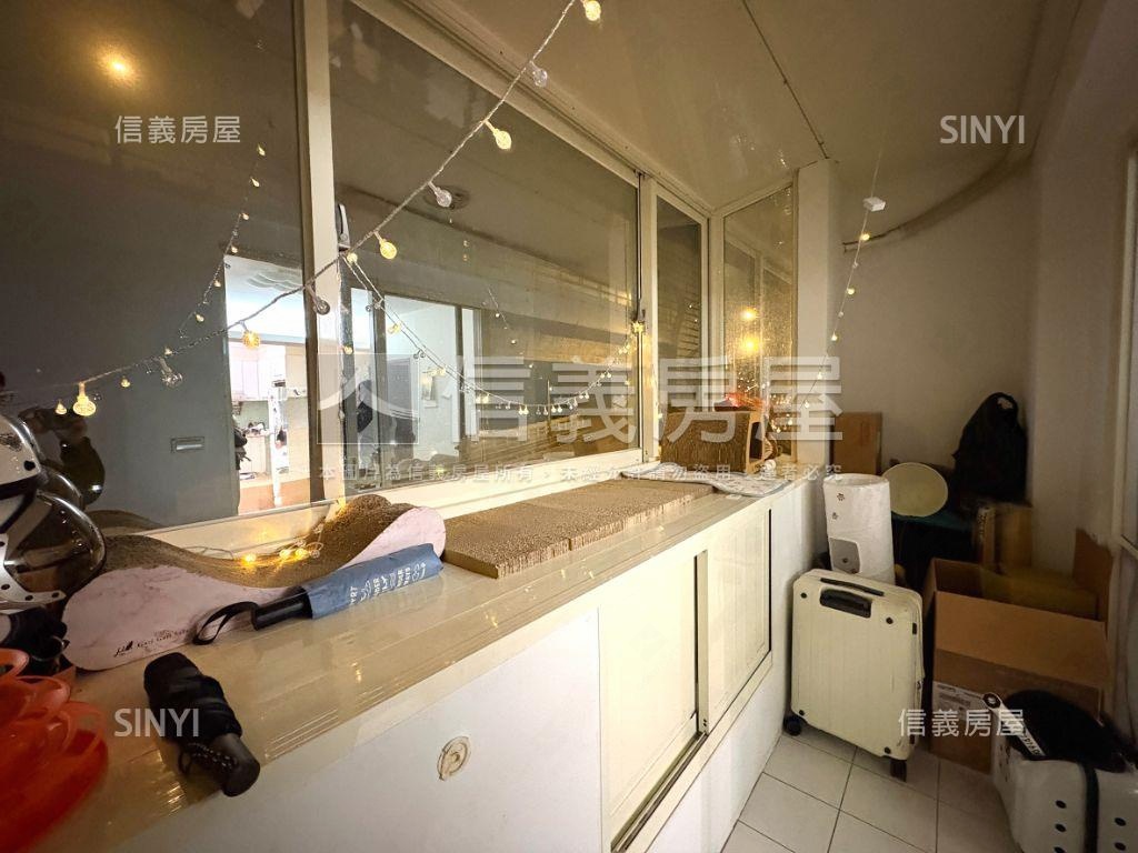 萬板路漂亮３樓房屋室內格局與周邊環境