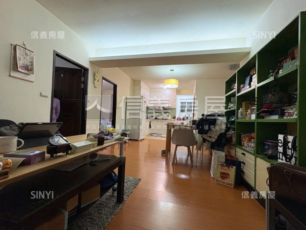 萬板路漂亮３樓房屋室內格局與周邊環境