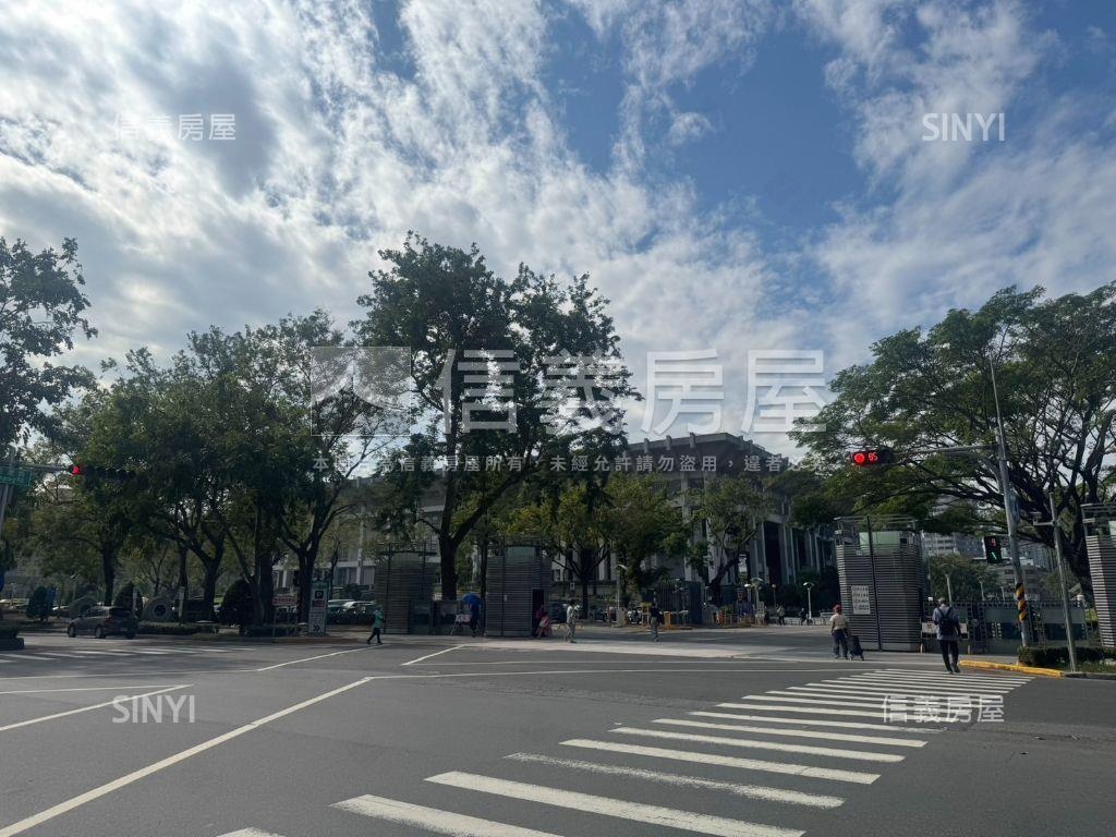 近文化中心三角窗金店面房屋室內格局與周邊環境