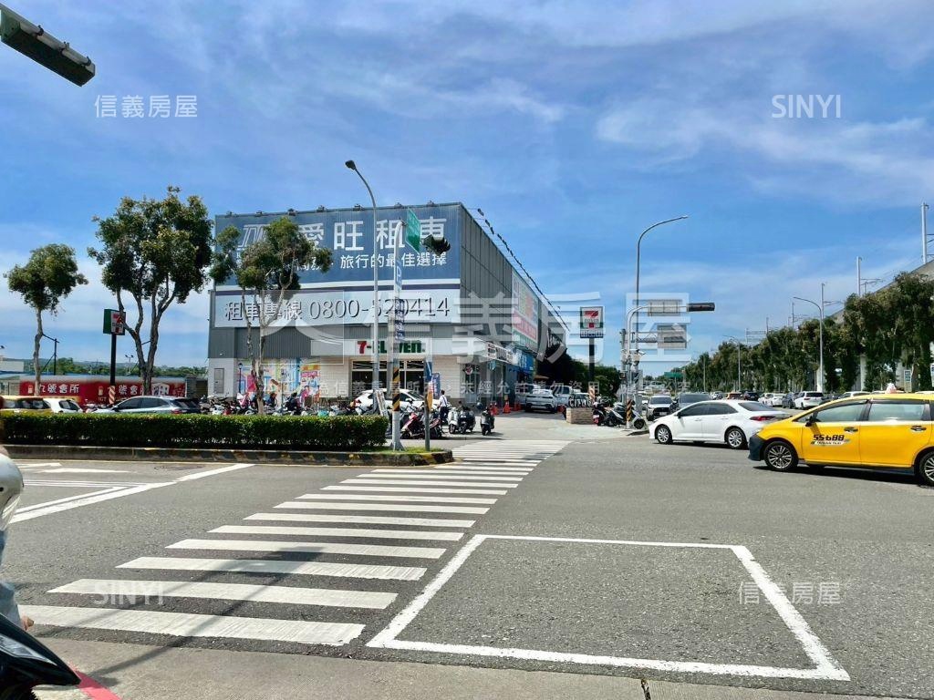 烏日高鐵特區邊間Ｅ９三房房屋室內格局與周邊環境