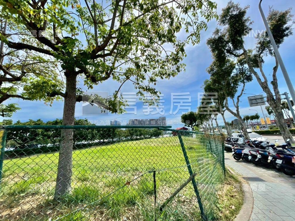 烏日高鐵特區邊間Ｅ９三房房屋室內格局與周邊環境