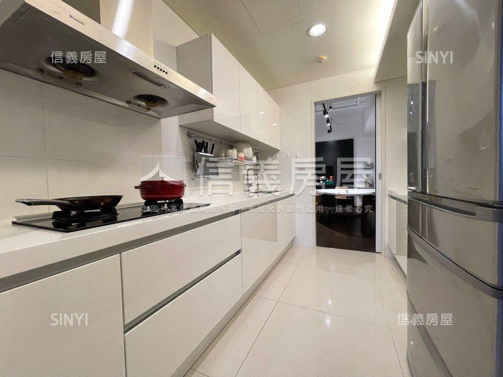 水沐青華綠景雙車位大戶房屋室內格局與周邊環境