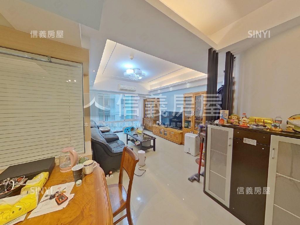 專任童話世紀三房直接入住房屋室內格局與周邊環境