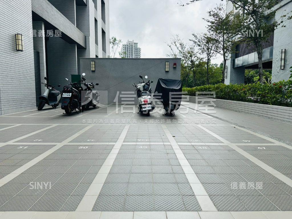 高大特區綠意美３房車位房屋室內格局與周邊環境