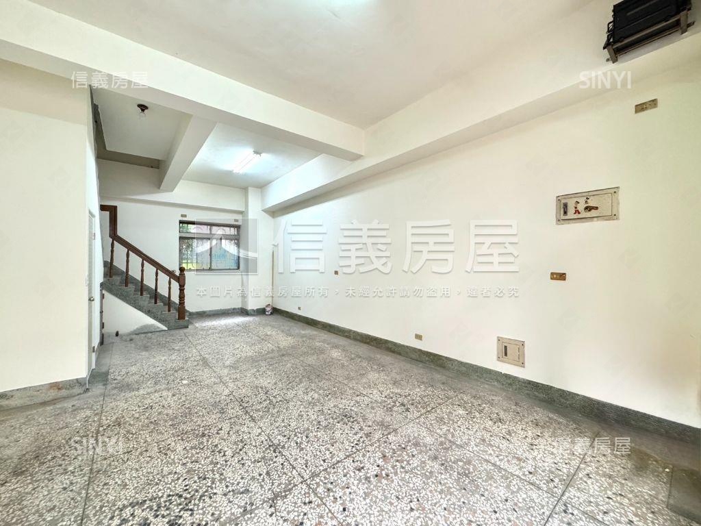 稀有！順天建設店面附車位房屋室內格局與周邊環境