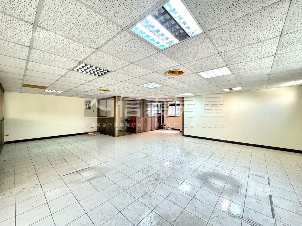 稀有！順天建設店面附車位房屋室內格局與周邊環境