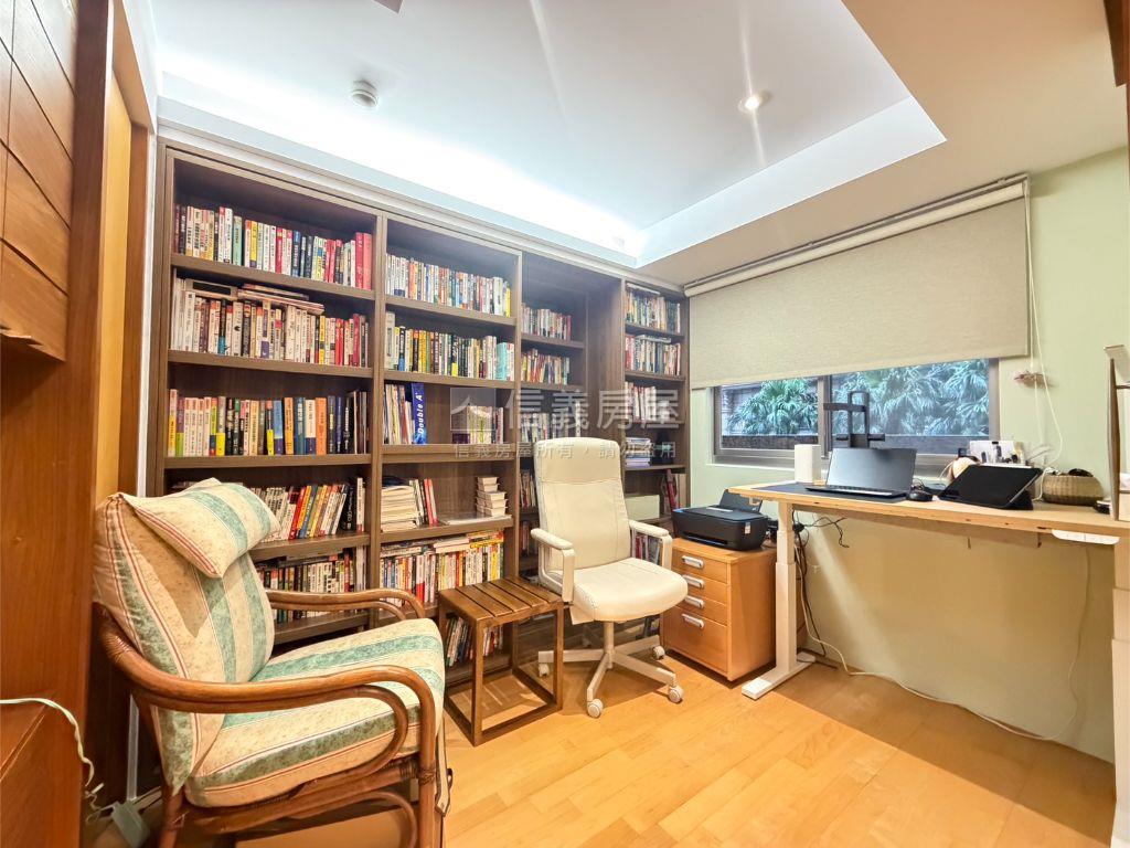 樓中樓★稀有釋出房屋室內格局與周邊環境