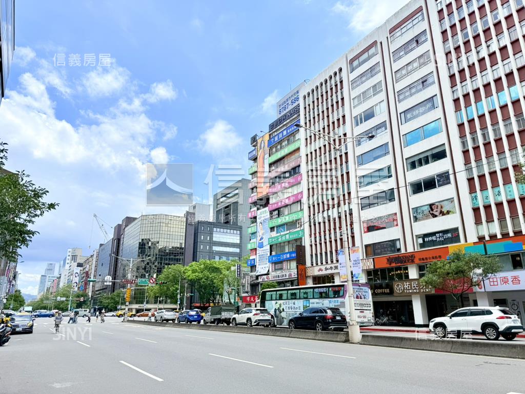 東區頂好名店城收租聖品房屋室內格局與周邊環境