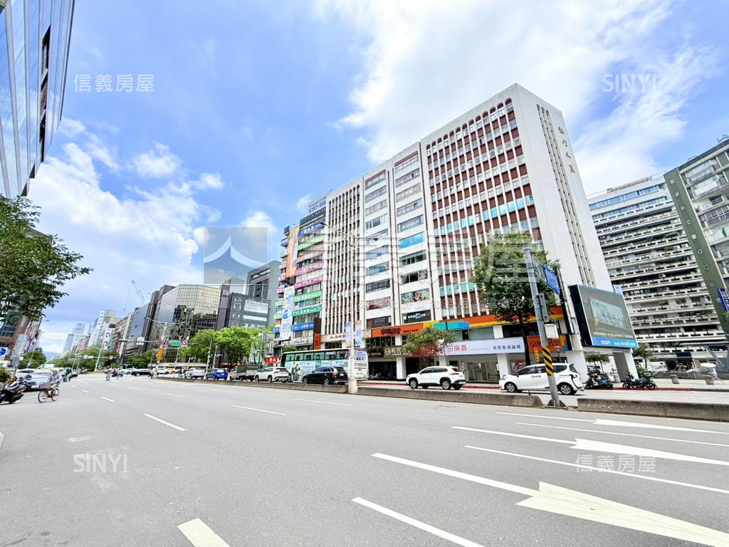 東區頂好名店城收租聖品房屋室內格局與周邊環境