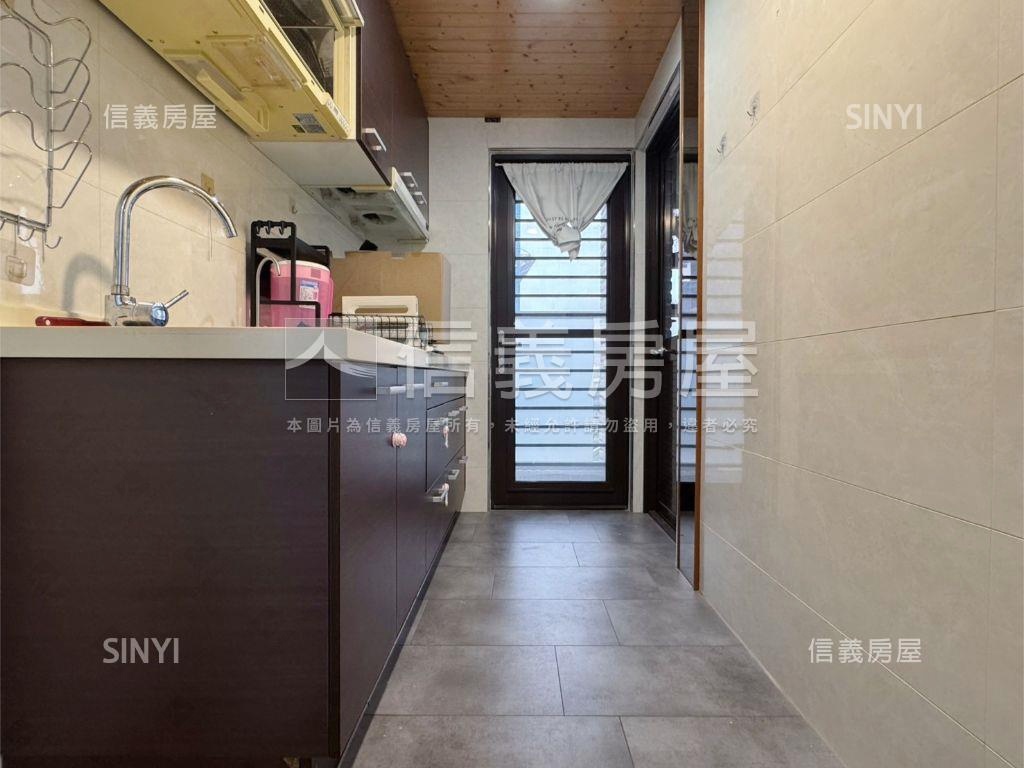 尚青苑電梯兩房車位房屋室內格局與周邊環境