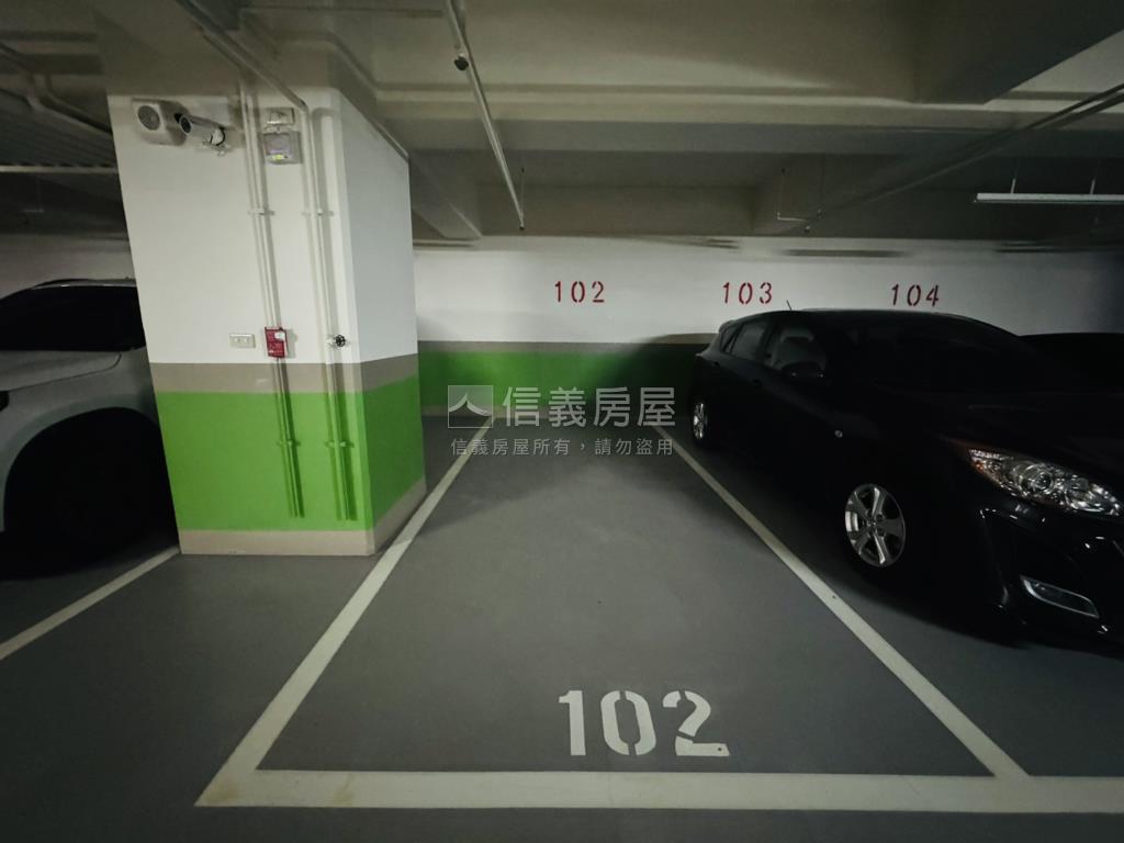 專任世紀鑫城大空間雙車位房屋室內格局與周邊環境