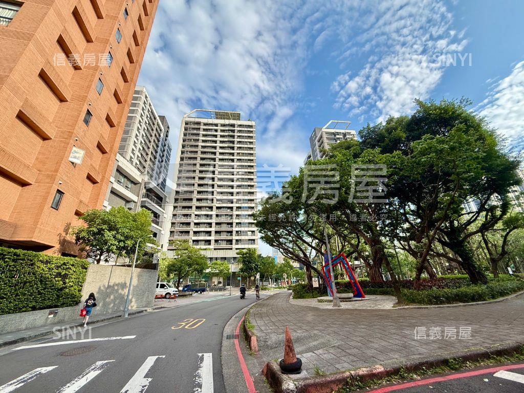 誠群都更稀有南港台肥新村房屋室內格局與周邊環境