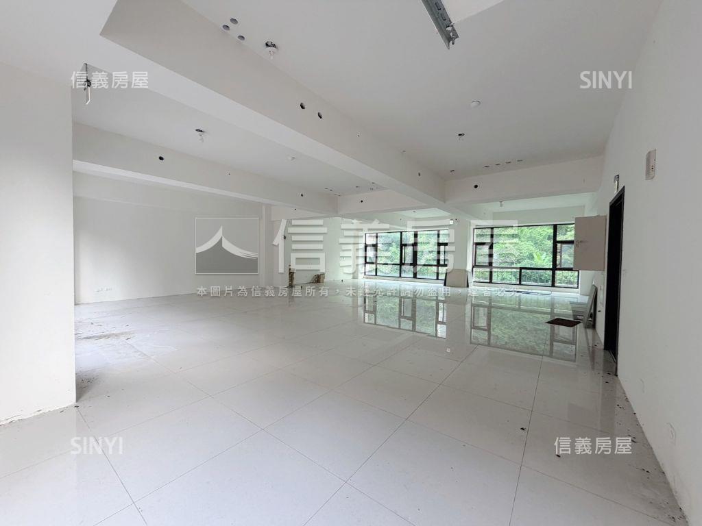 石川水岸｜石碇面寬金店面房屋室內格局與周邊環境