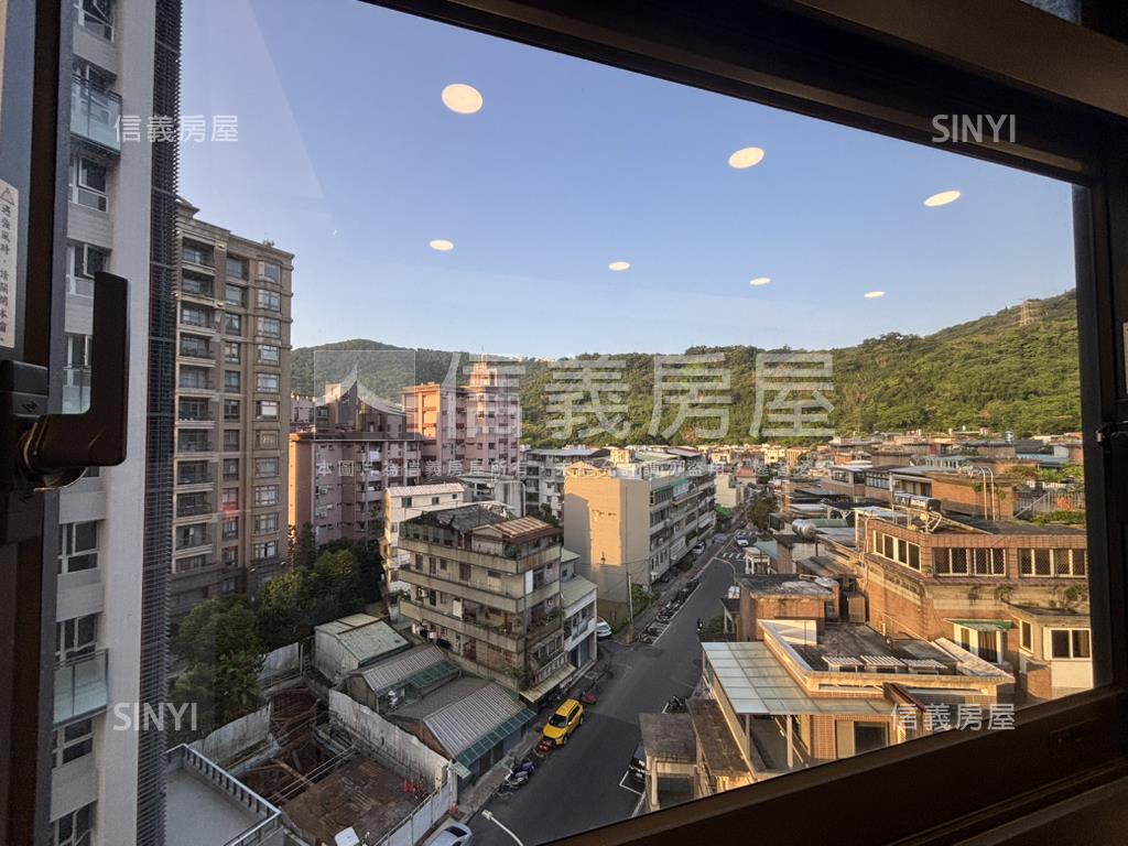 山景晨曦樓中樓帝王戶房屋室內格局與周邊環境