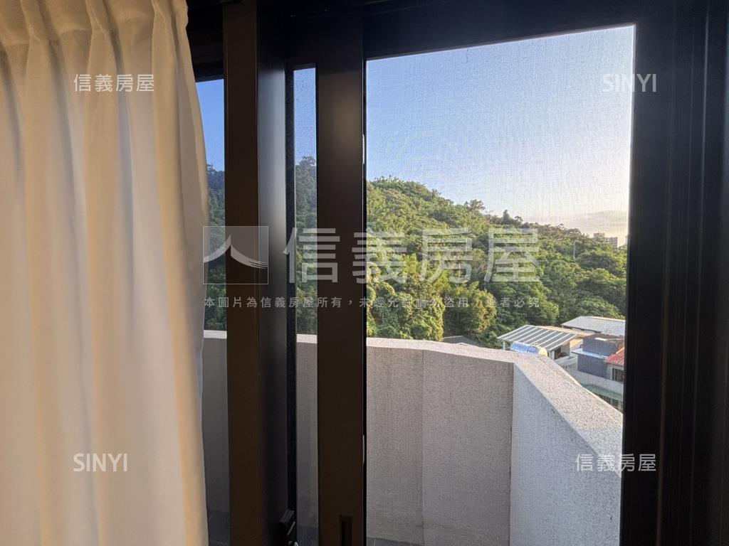 山景晨曦樓中樓帝王戶房屋室內格局與周邊環境