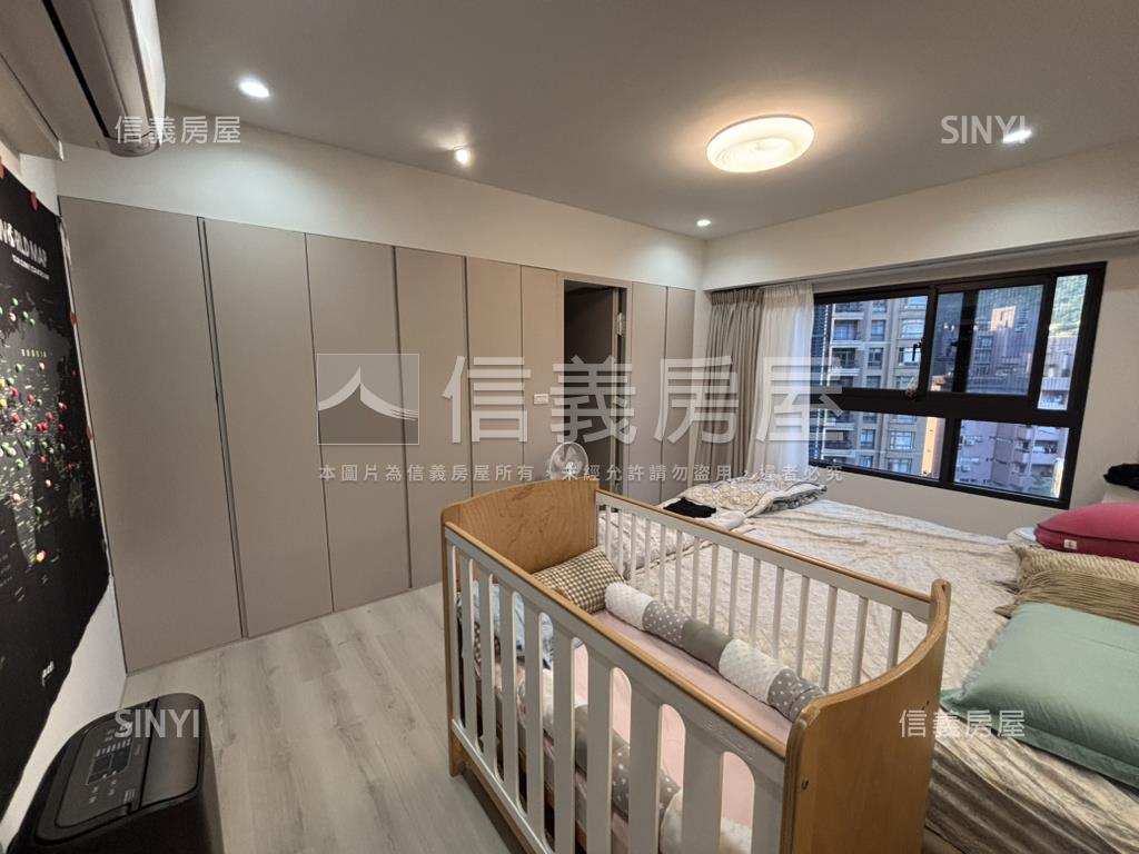 山景晨曦樓中樓帝王戶房屋室內格局與周邊環境
