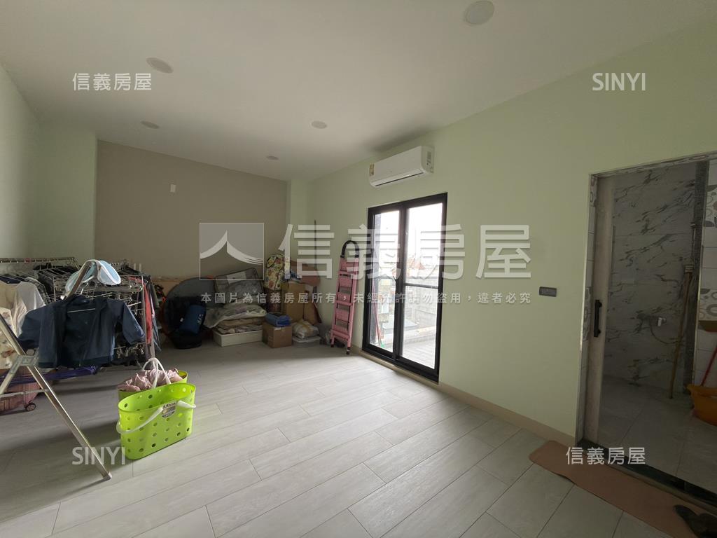 阿蓮區面寬雙車別墅房屋室內格局與周邊環境