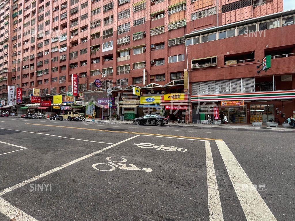 高鐵榮總台積電中心金店面房屋室內格局與周邊環境