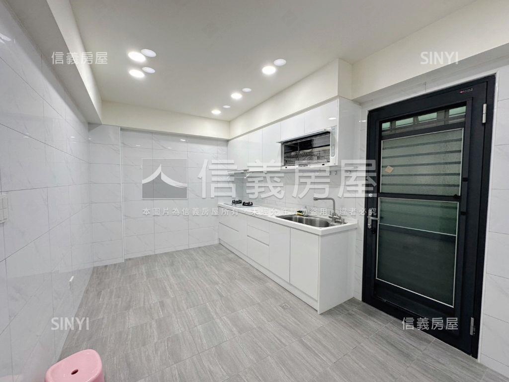 萬隆捷運邊間美四房房屋室內格局與周邊環境