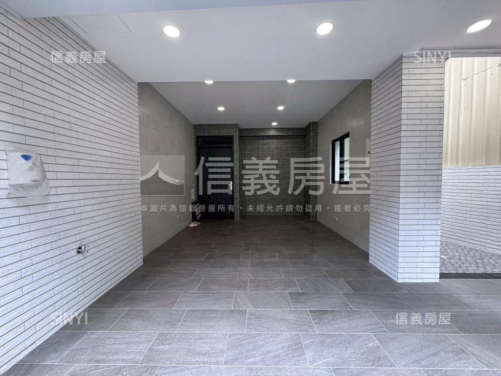 建興學區大面寬整新美透天房屋室內格局與周邊環境