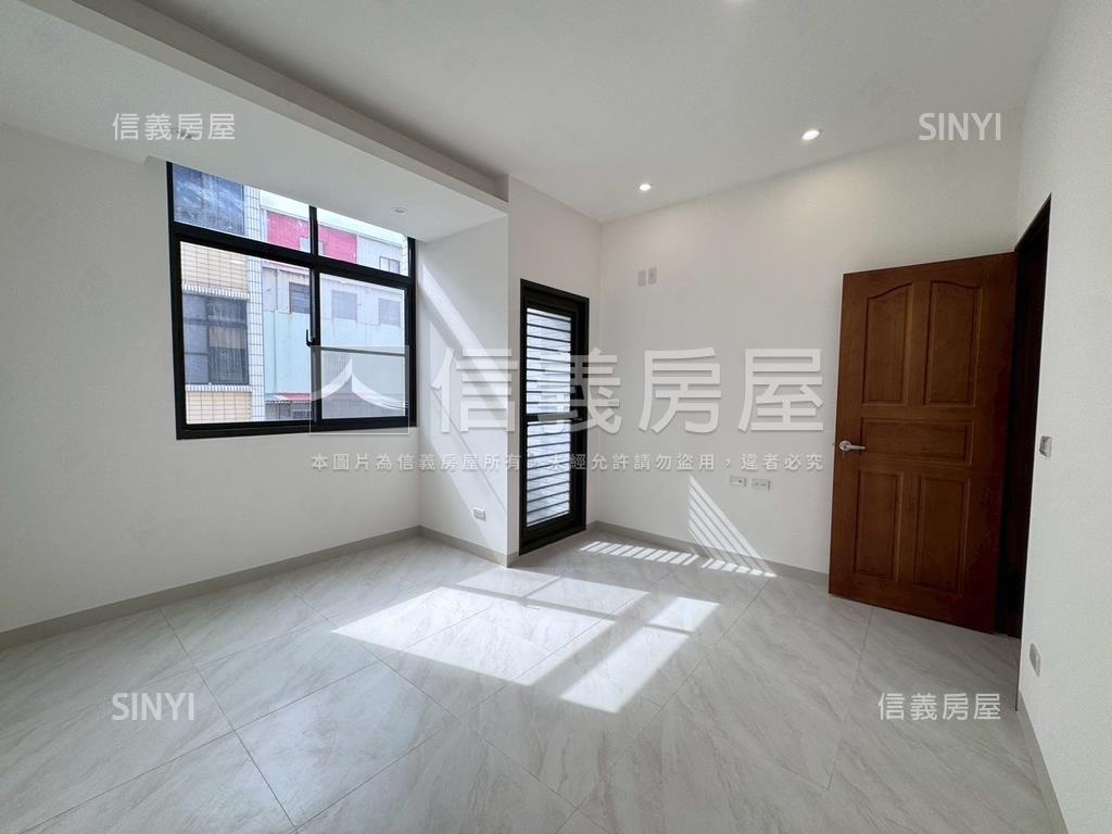 建興學區大面寬整新美透天房屋室內格局與周邊環境