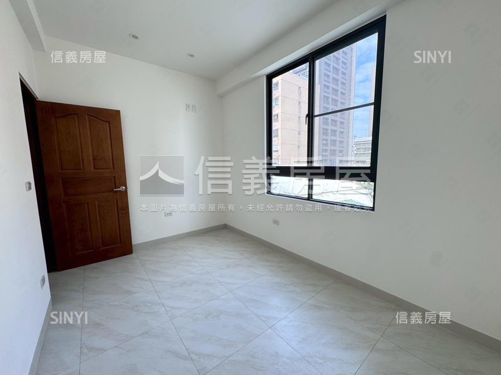 建興學區大面寬整新美透天房屋室內格局與周邊環境