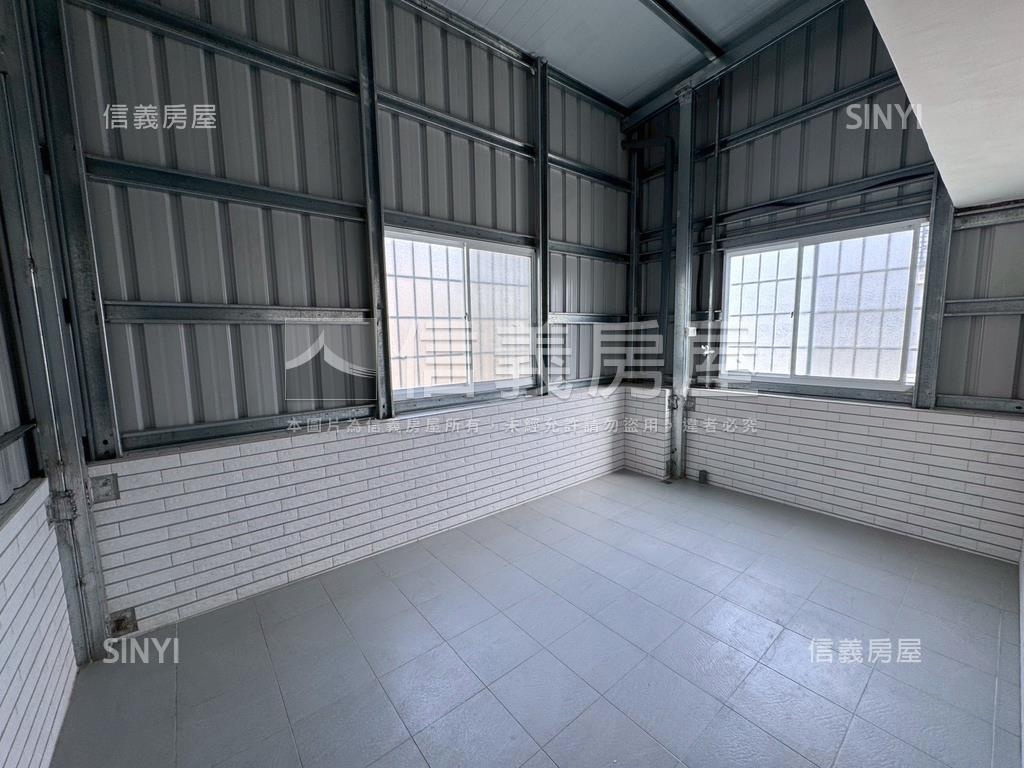 建興學區大面寬整新美透天房屋室內格局與周邊環境
