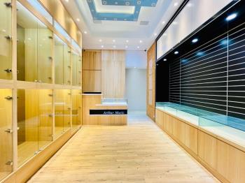 北屯面寬約７．６米金角店