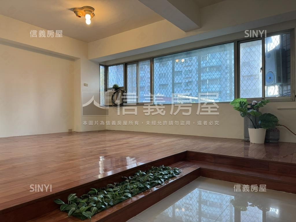 捷運六張犁電梯美屋房屋室內格局與周邊環境