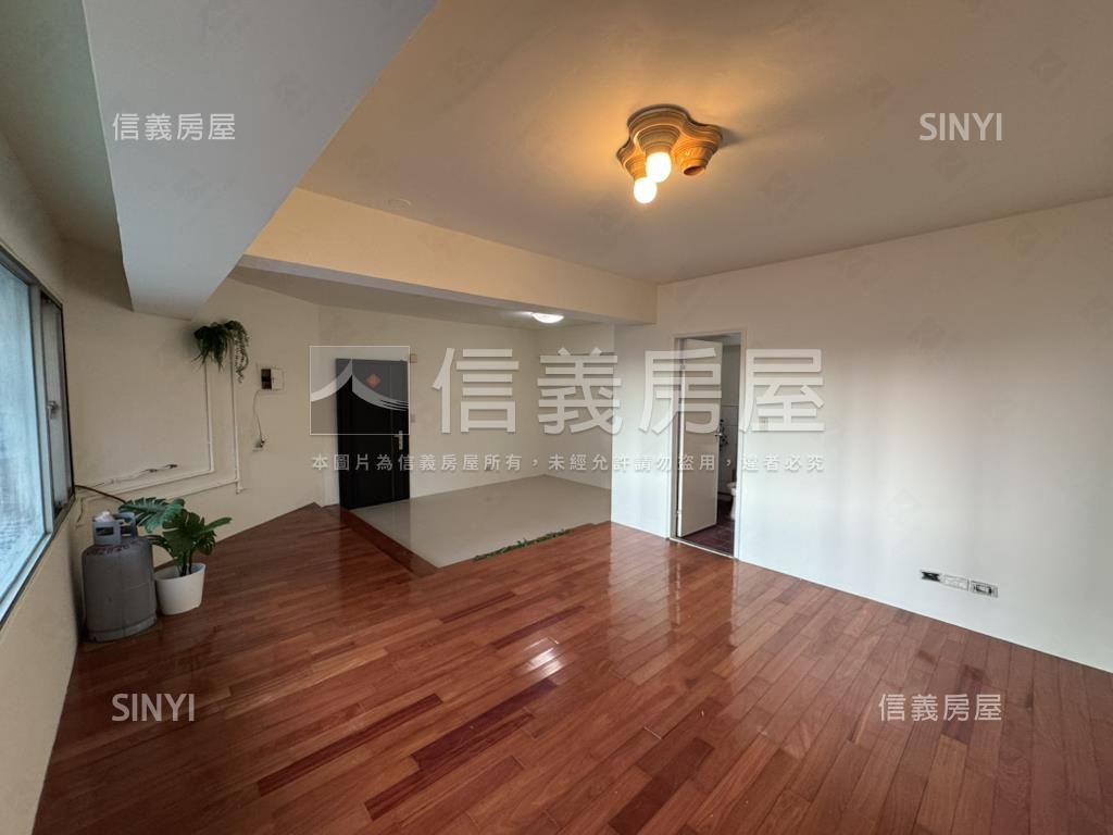 捷運六張犁電梯美屋房屋室內格局與周邊環境