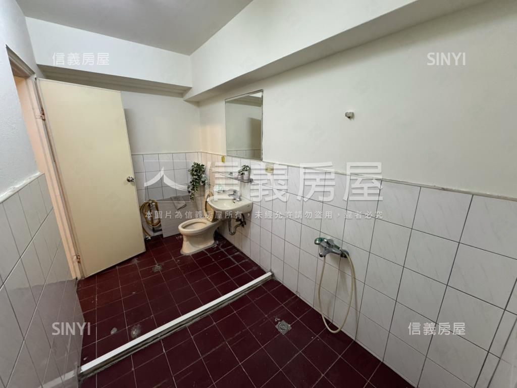 捷運六張犁電梯美屋房屋室內格局與周邊環境