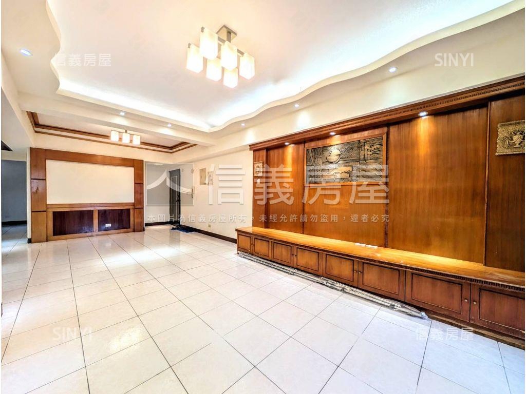 德賢商圈採光大三房＋車位房屋室內格局與周邊環境