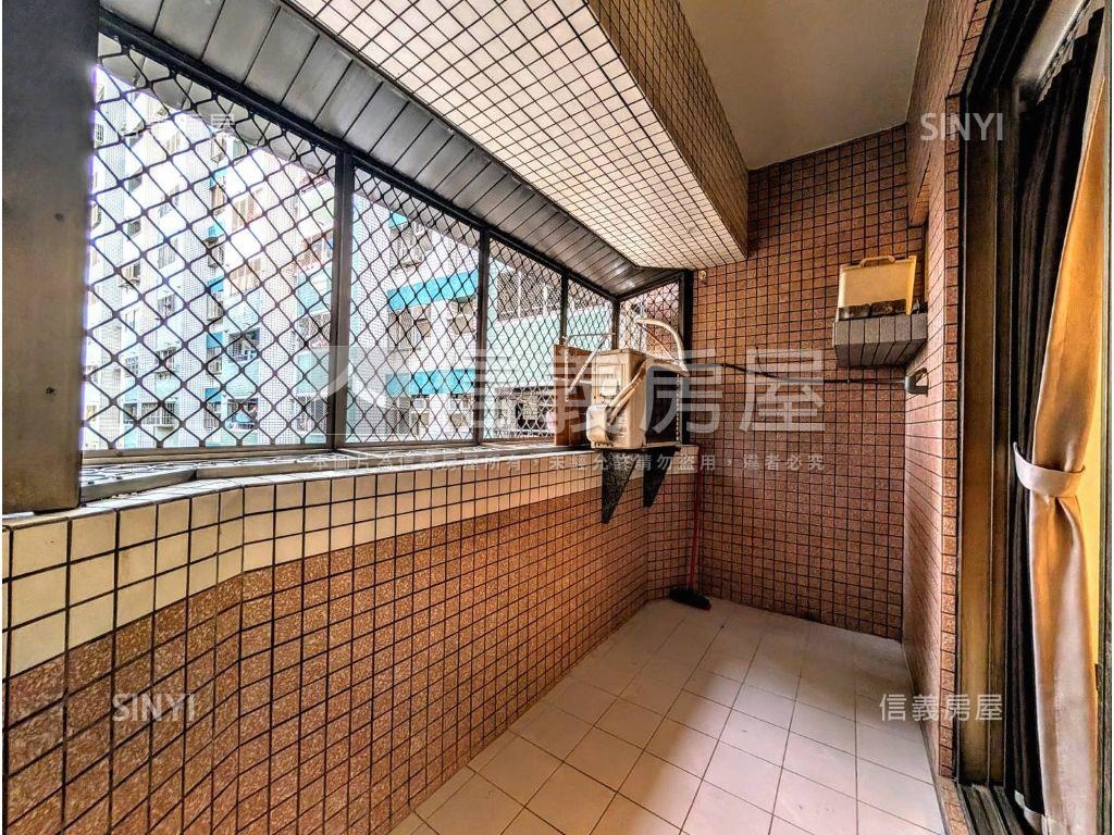 德賢商圈採光大三房＋車位房屋室內格局與周邊環境