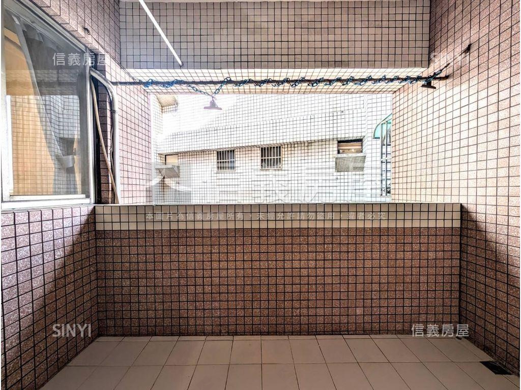 德賢商圈採光大三房＋車位房屋室內格局與周邊環境