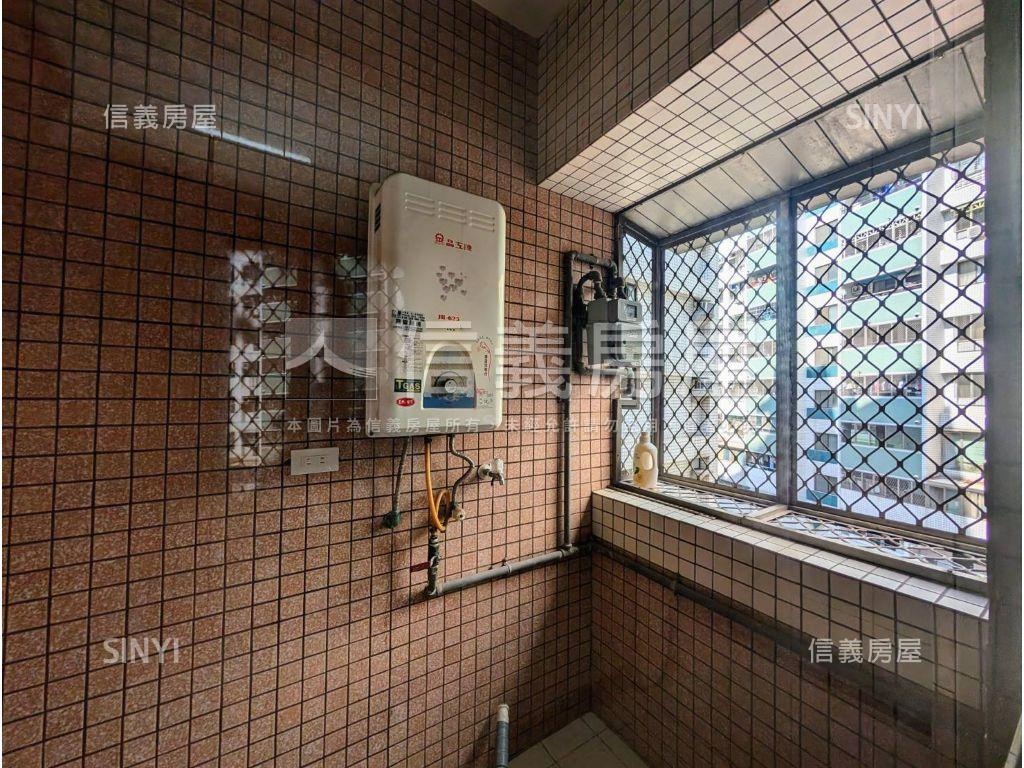 德賢商圈採光大三房＋車位房屋室內格局與周邊環境