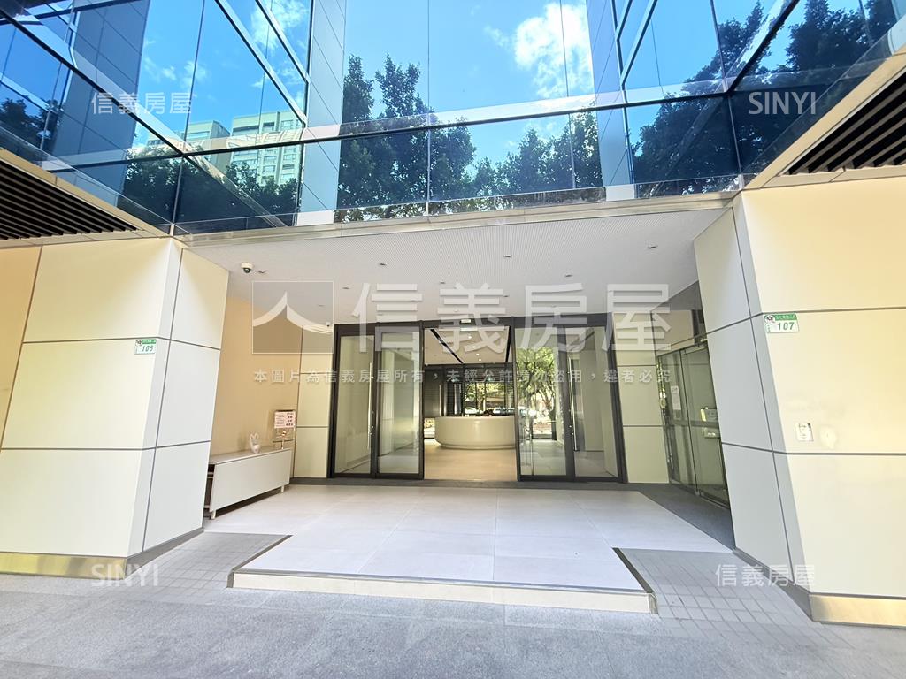 敦化南路凌雲通商景觀辦公房屋室內格局與周邊環境