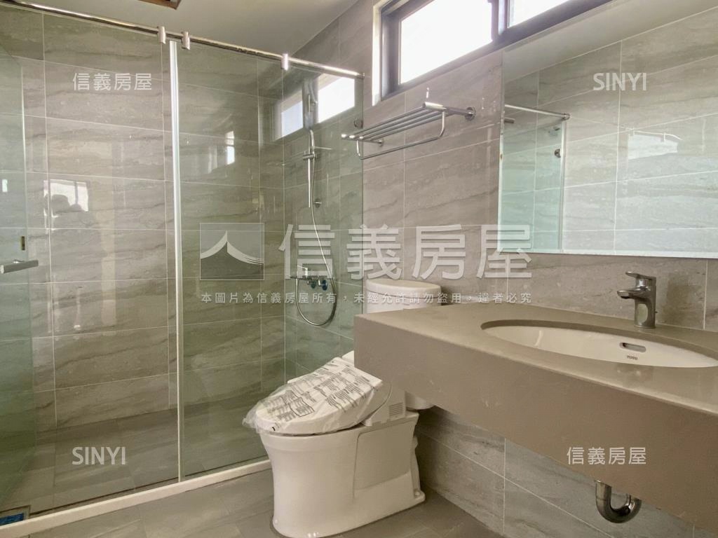 南台副都心邊間三房平車房屋室內格局與周邊環境