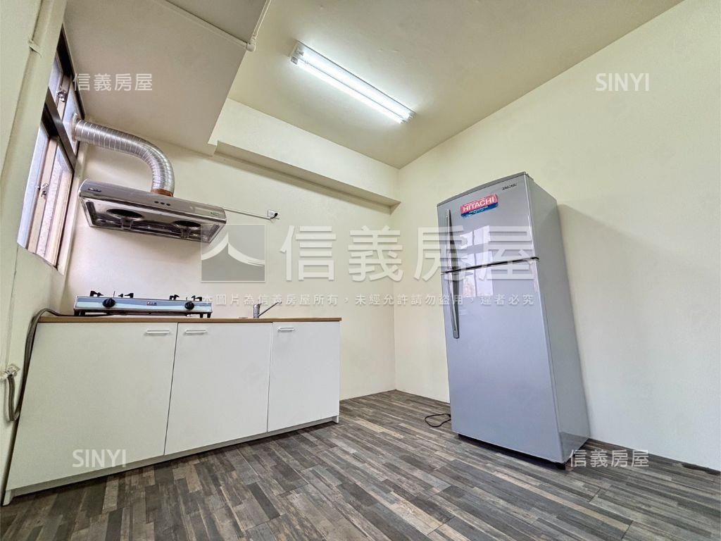 陽光華廈三房平車房屋室內格局與周邊環境