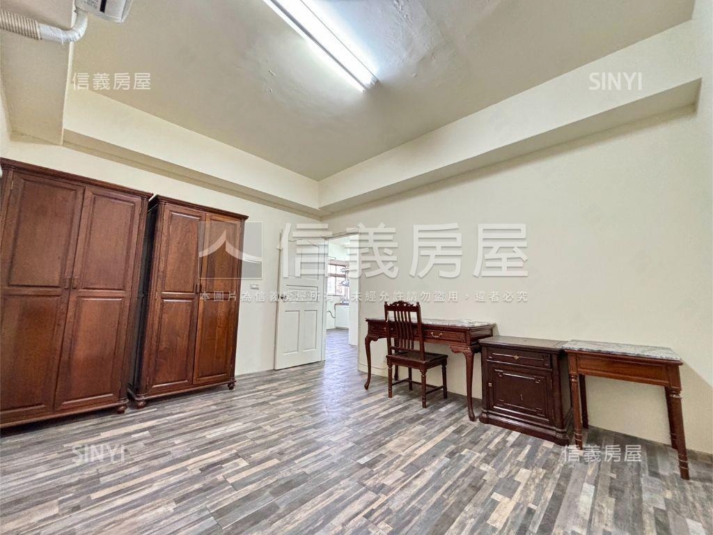 陽光華廈三房平車房屋室內格局與周邊環境