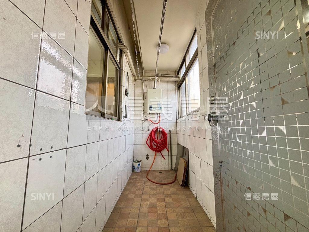 陽光華廈三房平車房屋室內格局與周邊環境