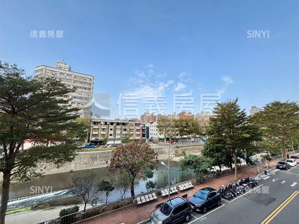 陽光華廈三房平車房屋室內格局與周邊環境