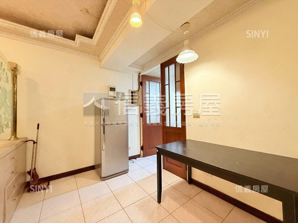 東園培英鼎泰三房房屋室內格局與周邊環境