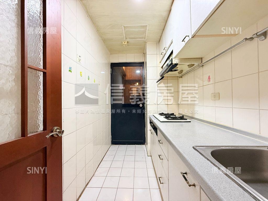 東園培英鼎泰三房房屋室內格局與周邊環境