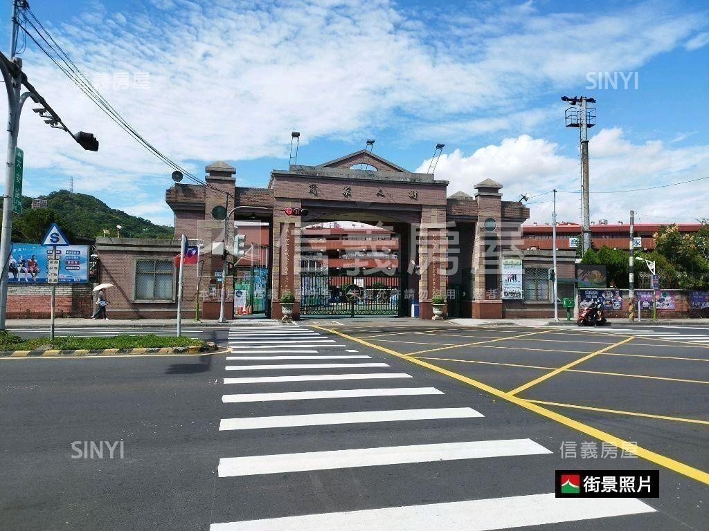 未來捷運大安敦南三房車位房屋室內格局與周邊環境